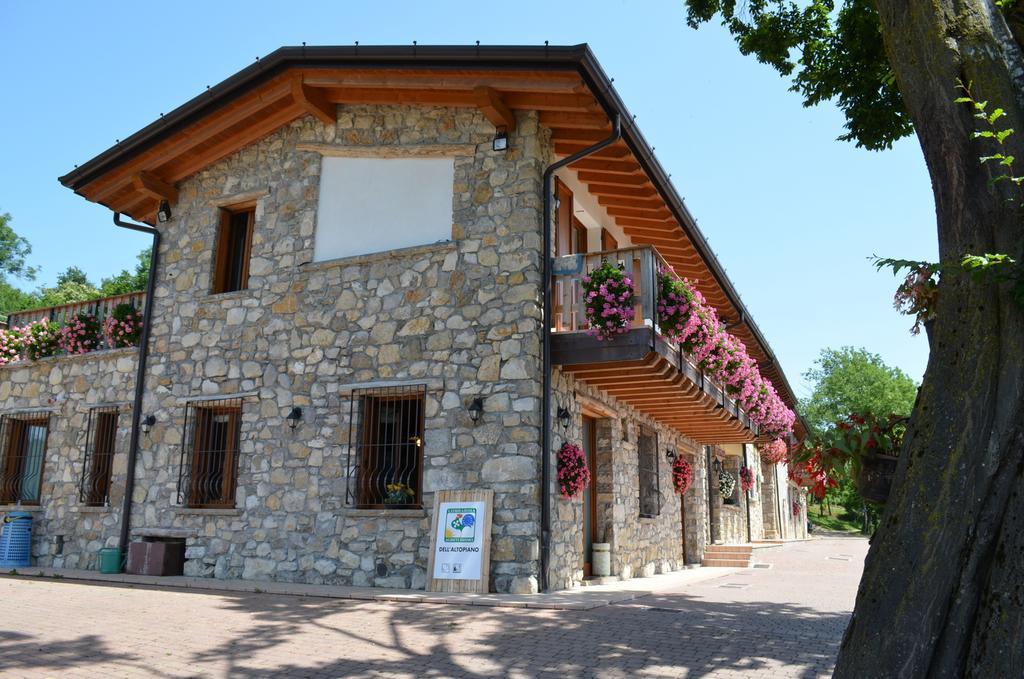 Agriturismo Dell'Altopiano Serle エクステリア 写真