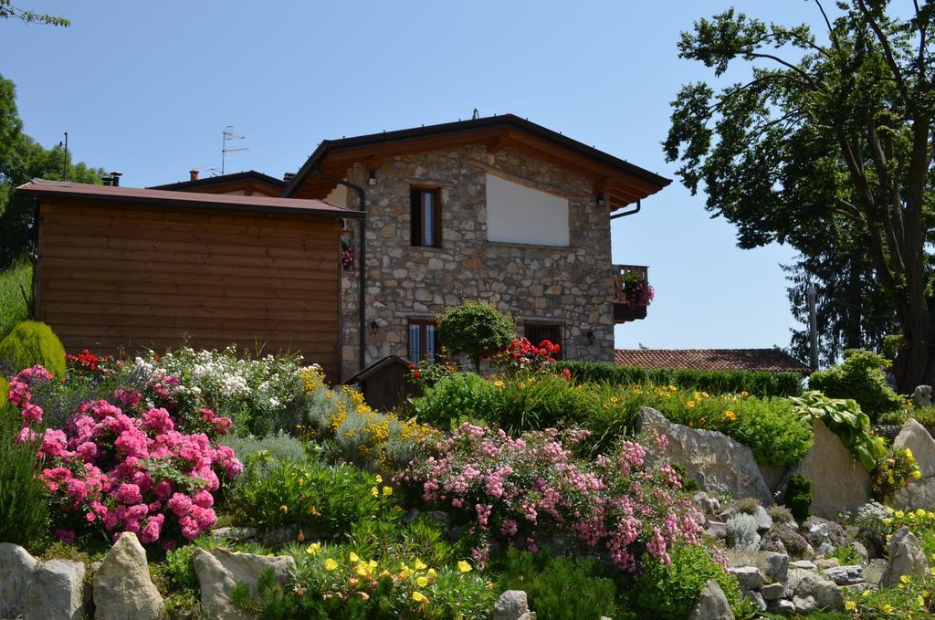 Agriturismo Dell'Altopiano Serle エクステリア 写真